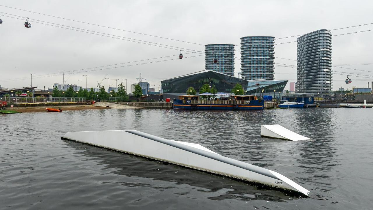 Cosy Riverview-london Excel Centre-o2 Arena Проживание в семье